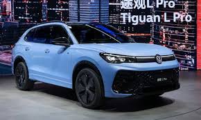 Tiguan L в пробке с IQ.Pilot